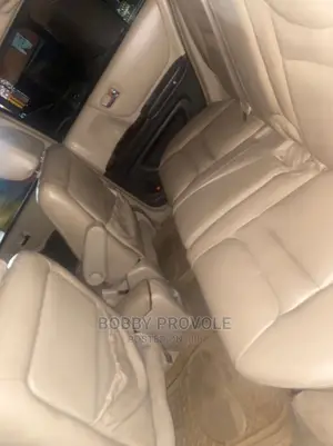 🚙 2005 Toyota Highlander V6 SUV | Available in Lagos - Spacious Family Vehicle - Image 5