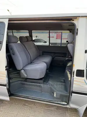 🚐 2005 Toyota HiAce Reliable Van | Available in Lagos - Low Mileage & Spacious - Image 4