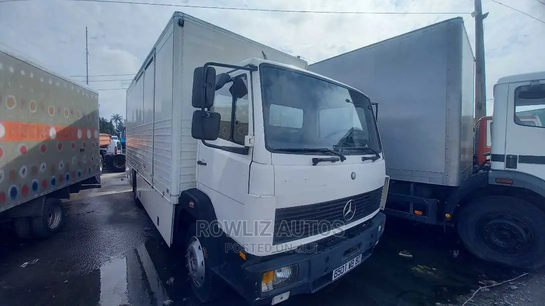 🚛 Mercedes-Benz 1114 Container Truck | Available in Lagos - Low Mileage, Reliable Performance
