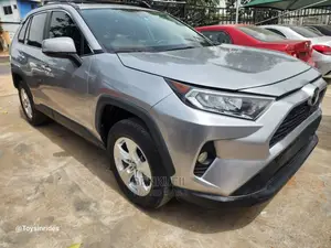 🚙 Toyota Reliable SUV | Available in Lagos - Low Mileage & Family-Friendly - Image 3