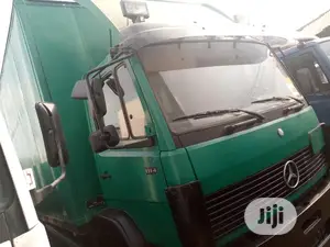 🚚 Mercedes-Benz Reliable Rigid Truck | Available in Amuwo-Odofin - Fuel Efficient & Well-Maintained - Image 6