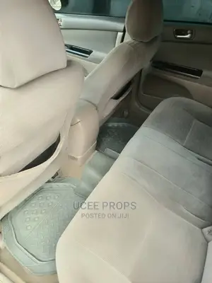 🚗 2004 Toyota Avalon Black Sedan | Available in Port Harcourt - Well-Maintained & Spacious - Image 4