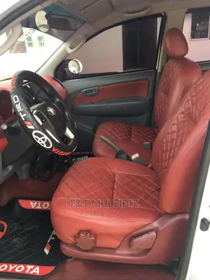 🚙 2019 Toyota Hilux Reliable Truck | Available in Lagos - Well-Maintained & Spacious - Image 3