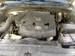 🚙 2005 Toyota 4Runner Limited V6 | Available in Lagos - Well-Maintained & Spacious - Image 3