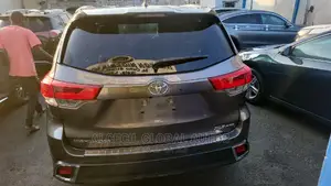 🚙 2019 Toyota Highlander XLE | Available in Ikeja - Spacious Family SUV with Low Mileage