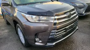 🚙 2019 Toyota Highlander XLE | Available in Ikeja - Spacious Family SUV with Low Mileage - Image 5