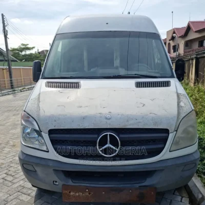 🚐 2012 Mercedes-Benz Sprinter | Spacious Van in Amuwo Odofin - Low Mileage, Great Condition