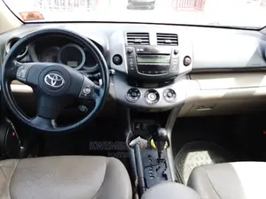 🚙 2007 Toyota RAV4 Limited 4x4 | Spacious & Reliable in Lagos - Great Family Vehicle - Image 5