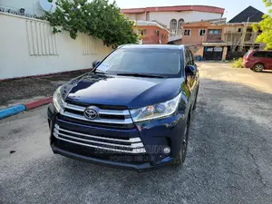 🚙 2016 Toyota Highlander Family SUV | Available in Amuwo-Odofin - Spacious & Reliable