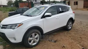 🚙 2013 Toyota 4Runner Spacious SUV | Available in Lagos - Low Mileage & Reliable - Image 5
