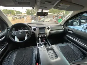 🚙 2015 Toyota Tundra Powerful Truck | Available in Garki 2 Abuja - Low Mileage & Spacious - Image 5
