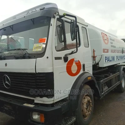 🚚 Mercedes-Benz Heavy-Duty Truck | Available in Apapa - Powerful & Well-Maintained