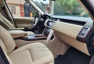 🚙 2015 Land Rover Range Rover Vogue | Available in Lagos - Low Mileage & Luxurious - Image 5
