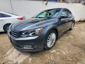 🚗 2016 Volkswagen Passat Sedan | Available in Yaba - Low Mileage, Premium Features - Image 3