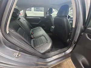🚗 2016 Volkswagen Passat Sedan | Available in Yaba - Low Mileage, Premium Features - Image 4