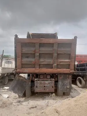 🚛 Mack Durable Dump Truck | Test Drive in Lagos - Low Mileage & Efficient - Image 6
