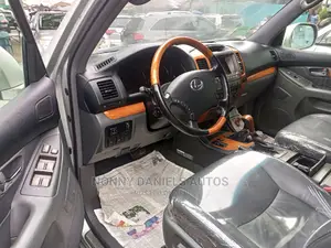 🚙 2006 Lexus GX 470 SUV | Family-Friendly Ride in Lagos - Well-Maintained & Spacious - Image 5