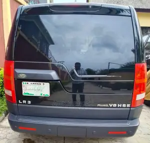 🚙 2009 Land Rover LR3 Spacious SUV | Available in Lagos Isolo - Low Mileage Family Vehicle - Image 3