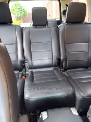 🚙 2009 Land Rover LR3 Spacious SUV | Available in Lagos Isolo - Low Mileage Family Vehicle - Image 5