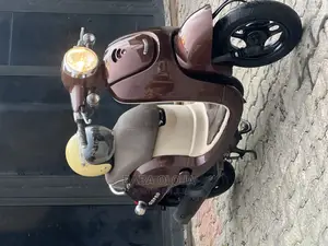 🚲 2022 Honda Scooter | Available in Lagos - Excellent Condition, Low Mileage, Eco-Friendly - Image 3