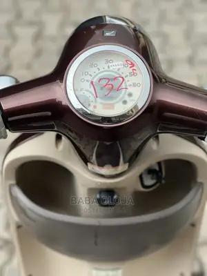 🚲 2022 Honda Scooter | Available in Lagos - Excellent Condition, Low Mileage, Eco-Friendly - Image 4
