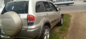 🚙 2005 Toyota RAV4 Reliable SUV | Available in Umuahia - Low Mileage & Well-Maintained - Image 3