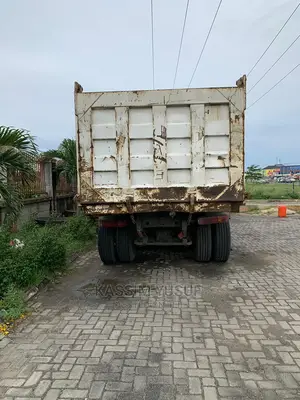 🚚 Howo 375 Dump Truck for Sale in Lagos - Well-Maintained & Reliable - Image 5