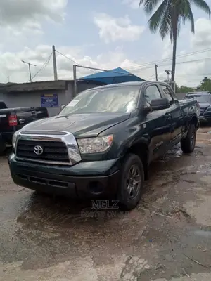 🚙 Toyota Tundra Reliable Truck | Available in Ikeja - Low Mileage, Spacious Interior