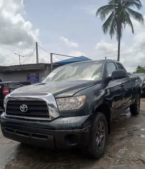 🚙 Toyota Tundra Reliable Truck | Available in Ikeja - Low Mileage, Spacious Interior - Image 3