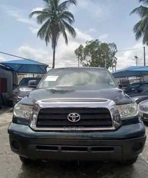 🚙 Toyota Tundra Reliable Truck | Available in Ikeja - Low Mileage, Spacious Interior - Image 4