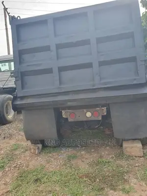 🚛 Mack Durable Tipper Truck | Available in Abuja - Great for Heavy Loads - Image 6