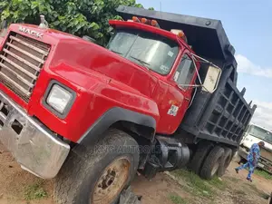 🚛 Mack Durable Tipper Truck | Available in Abuja - Great for Heavy Loads - Image 3