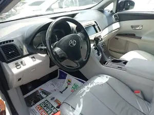 🚙 2012 Toyota Venza V6 AWD | Available in Amuwo-Odofin - Spacious & Reliable - Image 3