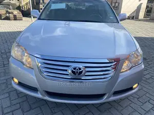 🚗 2009 Toyota Avalon Reliable Sedan | Available in Amuwo-Odofin - Smooth Ride with Low Mileage