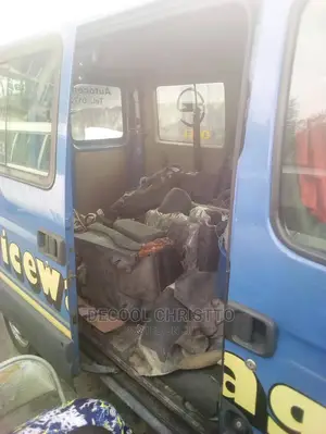 🚍 2004 Iveco Scolabus for Sale | Spacious and Economical in Lagos - Low Mileage - Image 5