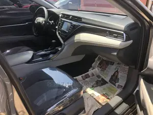 🚗 2019 Toyota Camry LE Gray | Available in Lagos - Low Mileage & Spacious - Image 4
