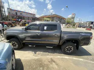 🚙 2020 Toyota Tacoma Reliable Truck | Available in Lagos Ojo - Low Mileage & Great Features - Image 3