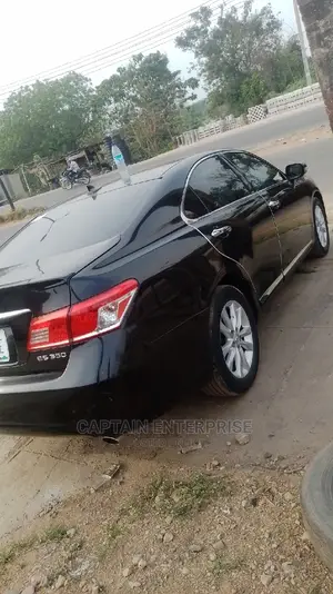 🚗 2012 Lexus ES 350 Sedan | Available in Ibadan - Well-Maintained & Spacious - Image 3