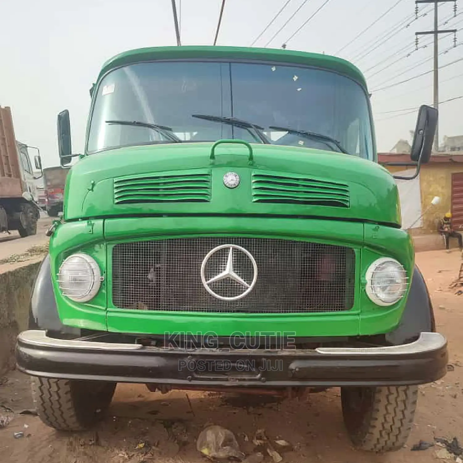 🚚 Mercedes-Benz Versatile Tipper Truck | Available in Onitsha - High Payload Capacity