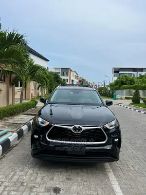 🚙 2021 Toyota 4Runner | Spacious SUV in Lagos - Low Mileage, Great Features - Image 2