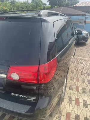 🚐 2009 Toyota Sienna XLE Limited AWD | Family-Friendly in Ekiti - Well-Maintained & Spacious - Image 5