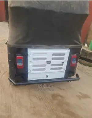 🚙 2018 Bajaj RE Tricycle | Well-Maintained in Amuwo-Odofin - AC & Music System - Image 4