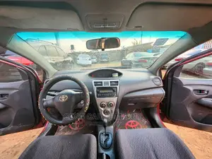 🚗 2007 Toyota Yaris Compact Car | Available in Ilorin South - Low Mileage & Well-Maintained - Image 5
