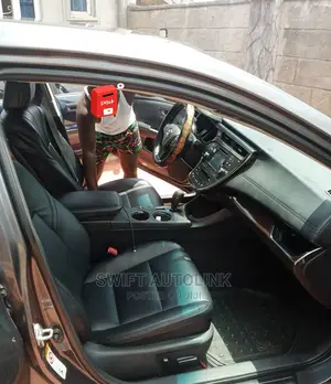 🚗 2013 Toyota Avalon Gray Sedan | Available in Owerri - Low Mileage & Spacious - Image 4