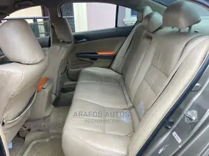 ๐ 2008 Honda Accord Gold Sedan | Available in Lekki - Low Mileage & Comfortable - Image 5