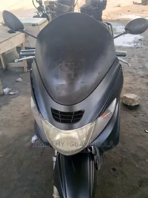 🚗 2019 Suzuki Sport Compact Scooter | Available in Lagos - Low Mileage & Reliable - Image 4