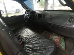 🚚 2002 Ford F-150 Reliable Truck | Available in Gwarinpa - Spacious & Comfortable - Image 4
