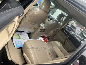 🚙 2013 Toyota Highlander Limited | Available in Lagos - Low Mileage & Family-Friendly - Image 5