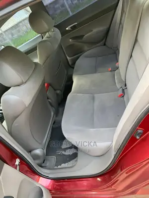 ๐ 2006 Honda Civic Burgundy Sedan | Available in Kaduna - Low Mileage & Reliable - Image 4