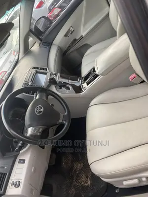 🚙 2010 Toyota Venza Spacious Crossover | Available in Ibadan - Well-Maintained & Reliable - Image 4